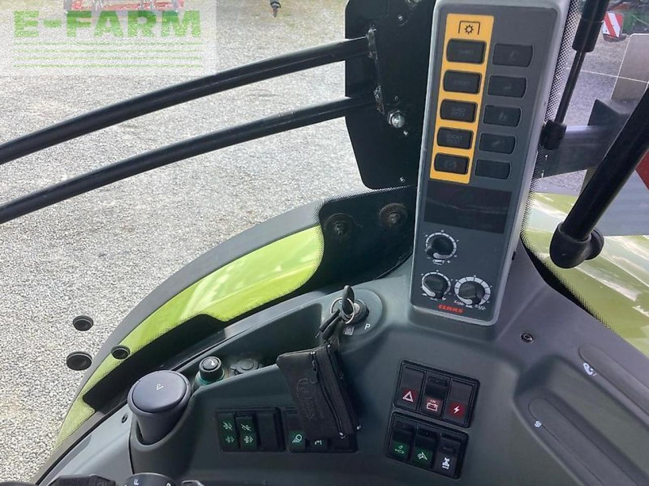 Tracteur agricole CLAAS arion 660 cmatic