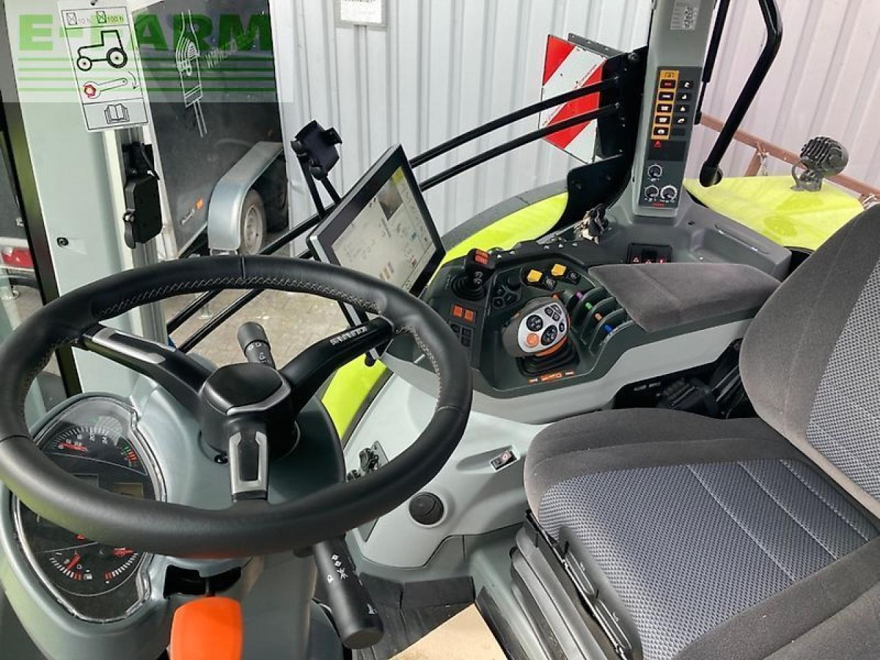 Tracteur agricole CLAAS arion 660 cmatic