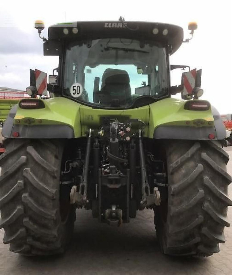 Tracteur agricole CLAAS arion 660 cmatic focus