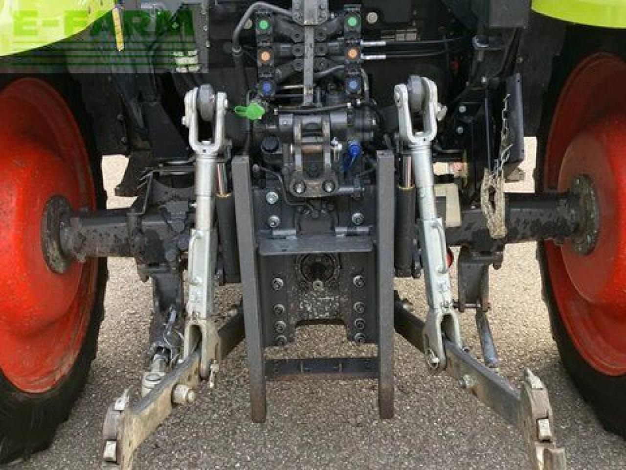 Tracteur agricole CLAAS atos 220