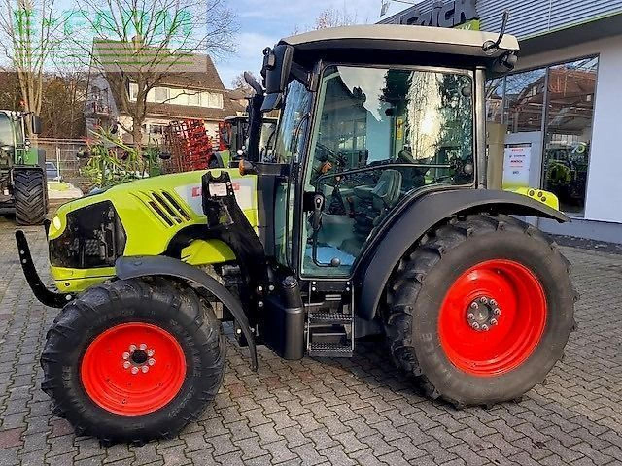 Tracteur agricole CLAAS atos 220