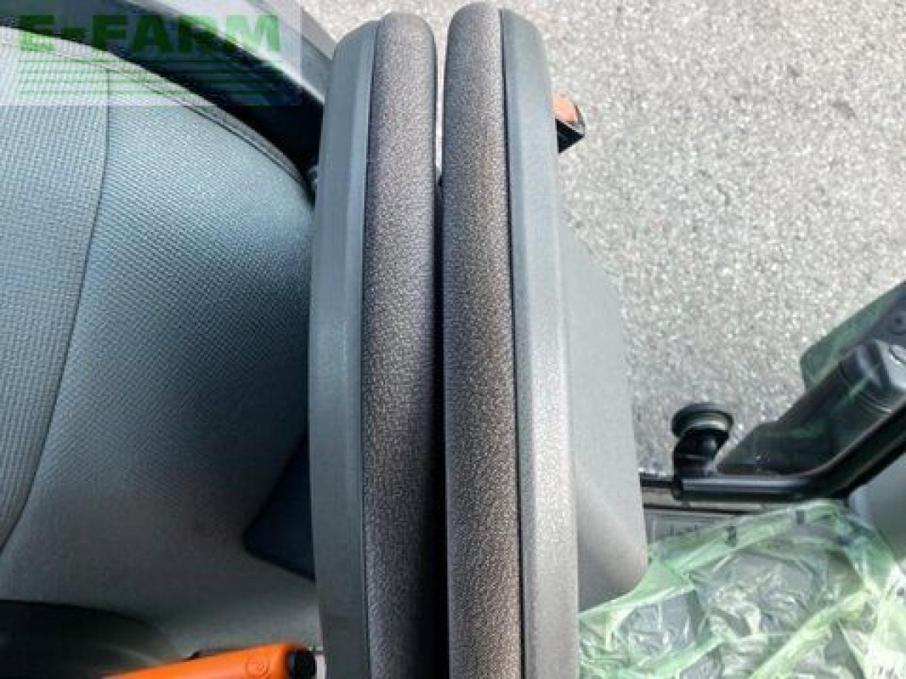 Tracteur agricole CLAAS atos 220