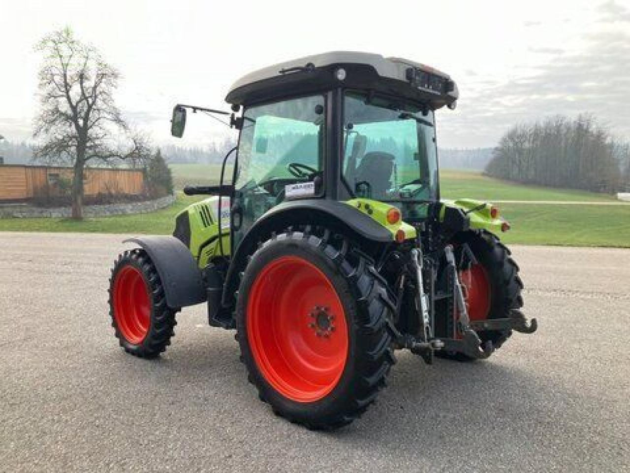 Tracteur agricole CLAAS atos 220