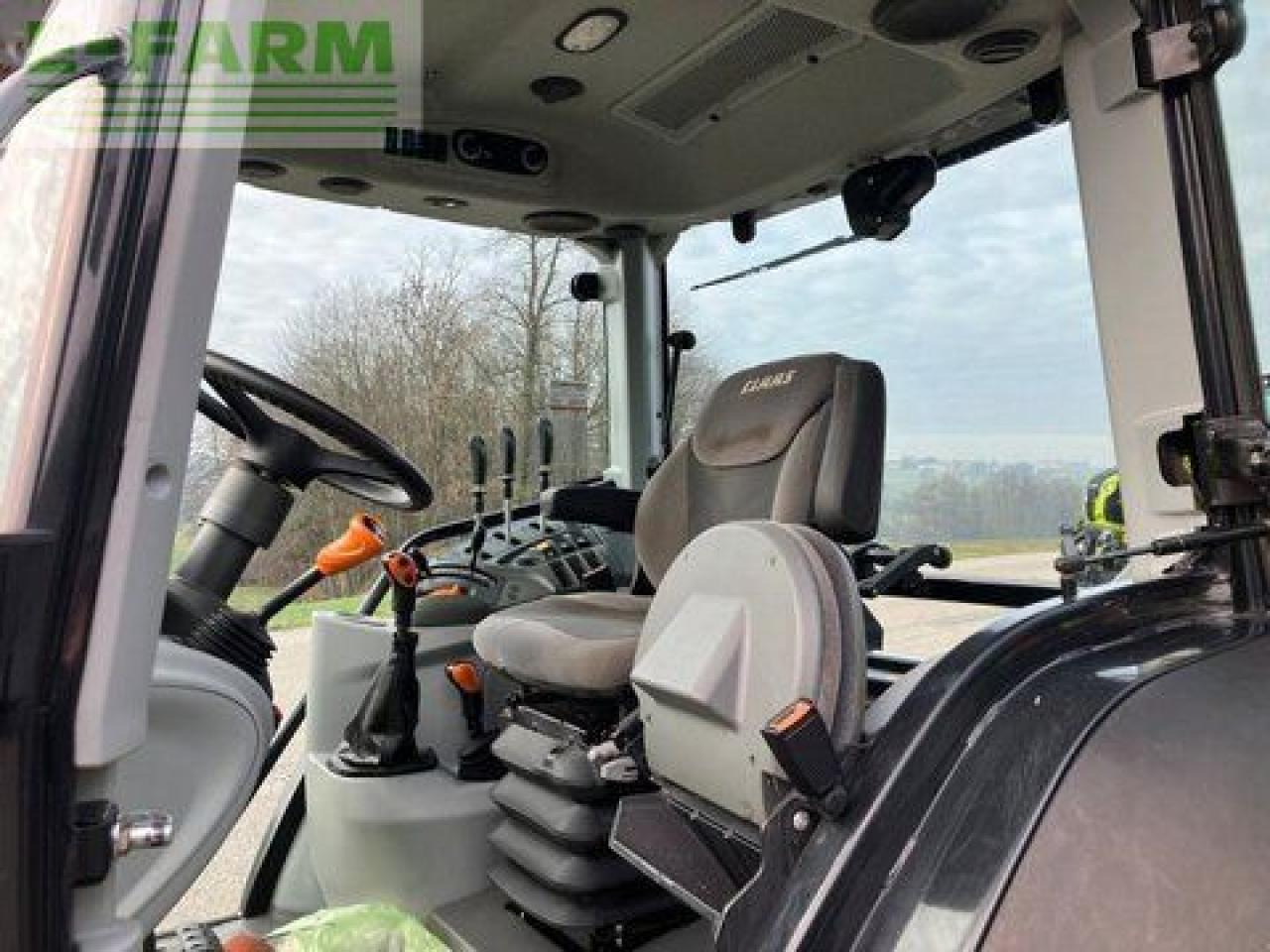 Tracteur agricole CLAAS atos 220