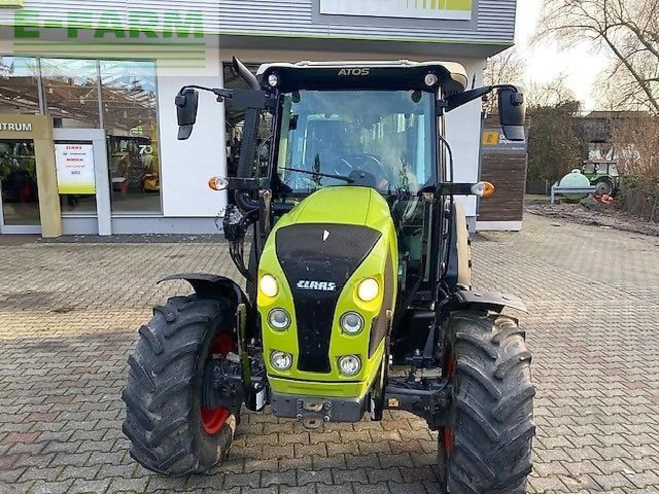 Tracteur agricole CLAAS atos 220