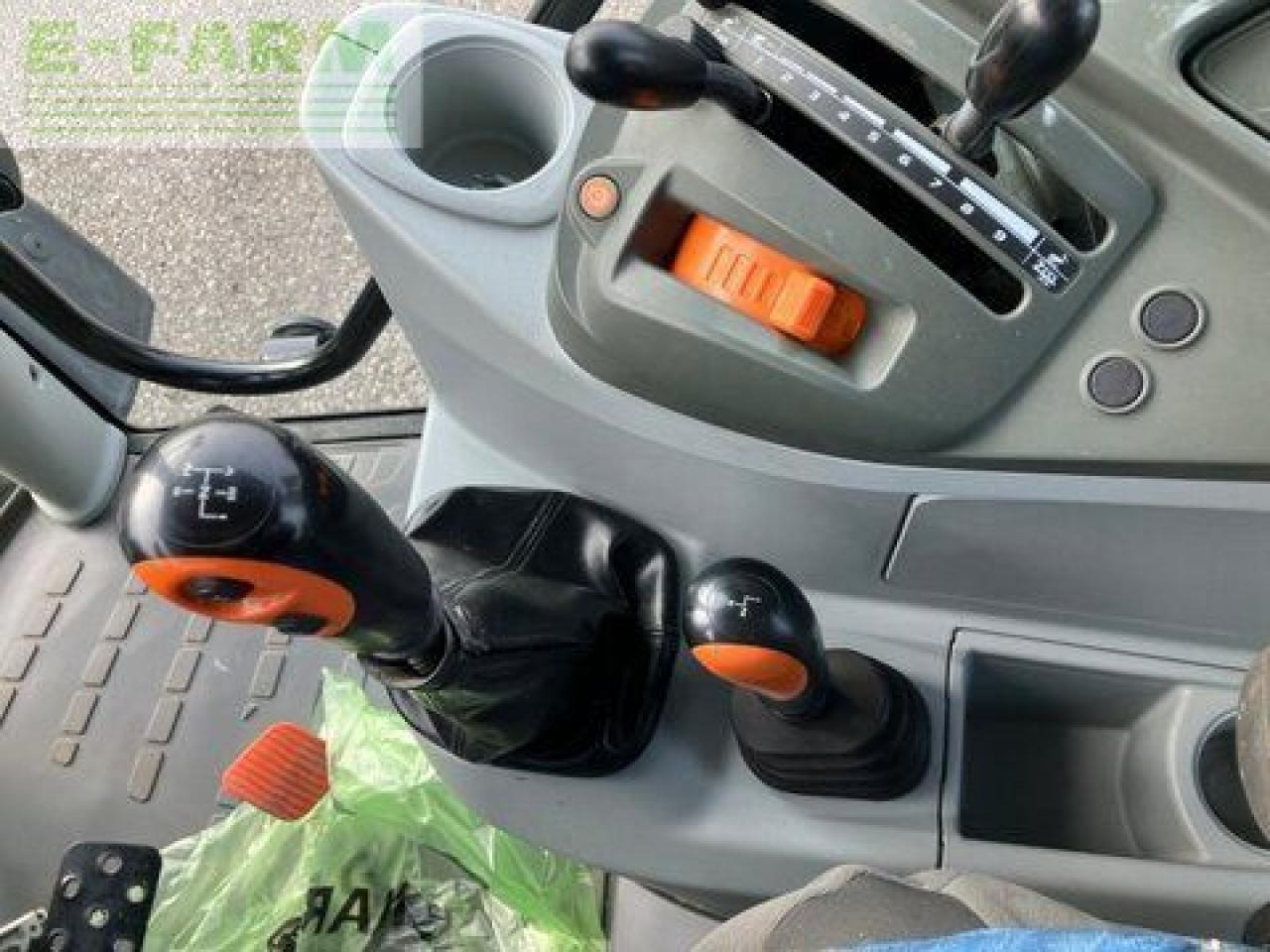 Tracteur agricole CLAAS atos 220