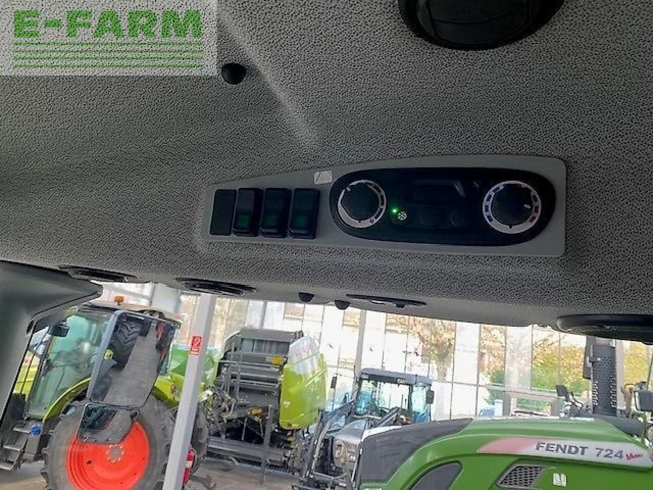 Tracteur agricole CLAAS atos 220