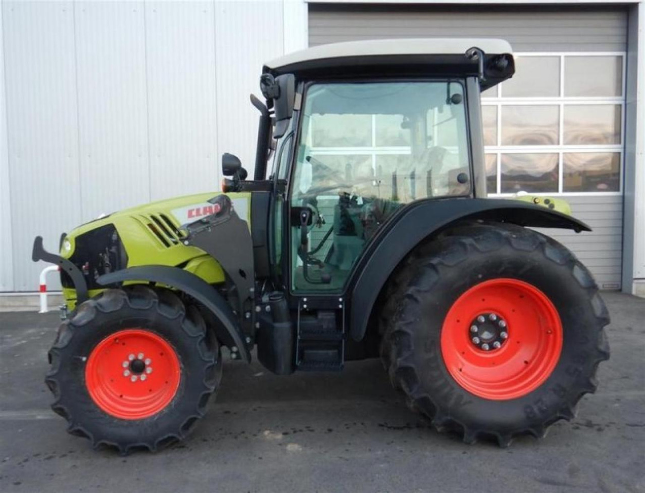 Tracteur agricole CLAAS atos 220 c