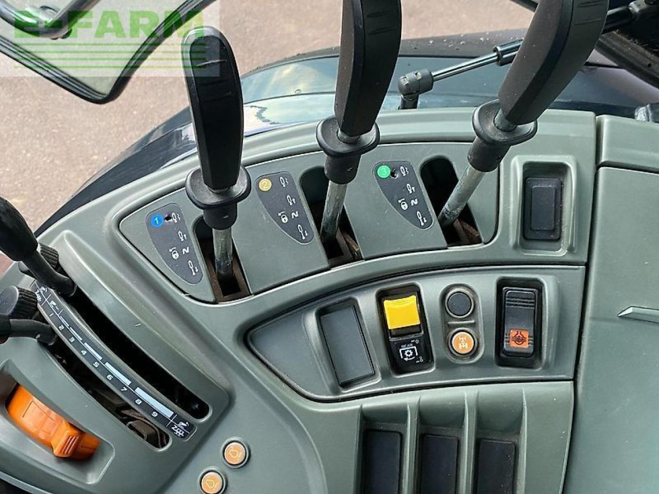 Tracteur agricole CLAAS atos 220 c