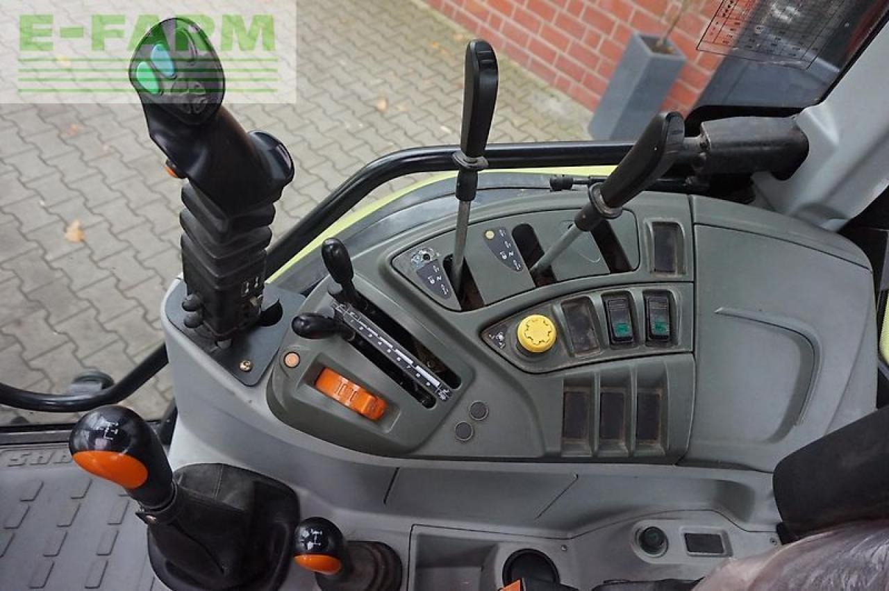 Tracteur agricole CLAAS atos 230