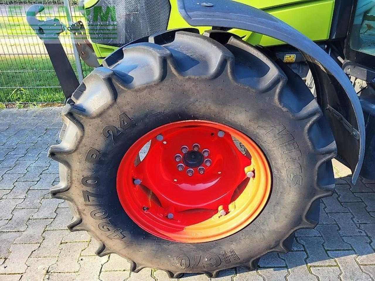 Tracteur agricole CLAAS atos 240