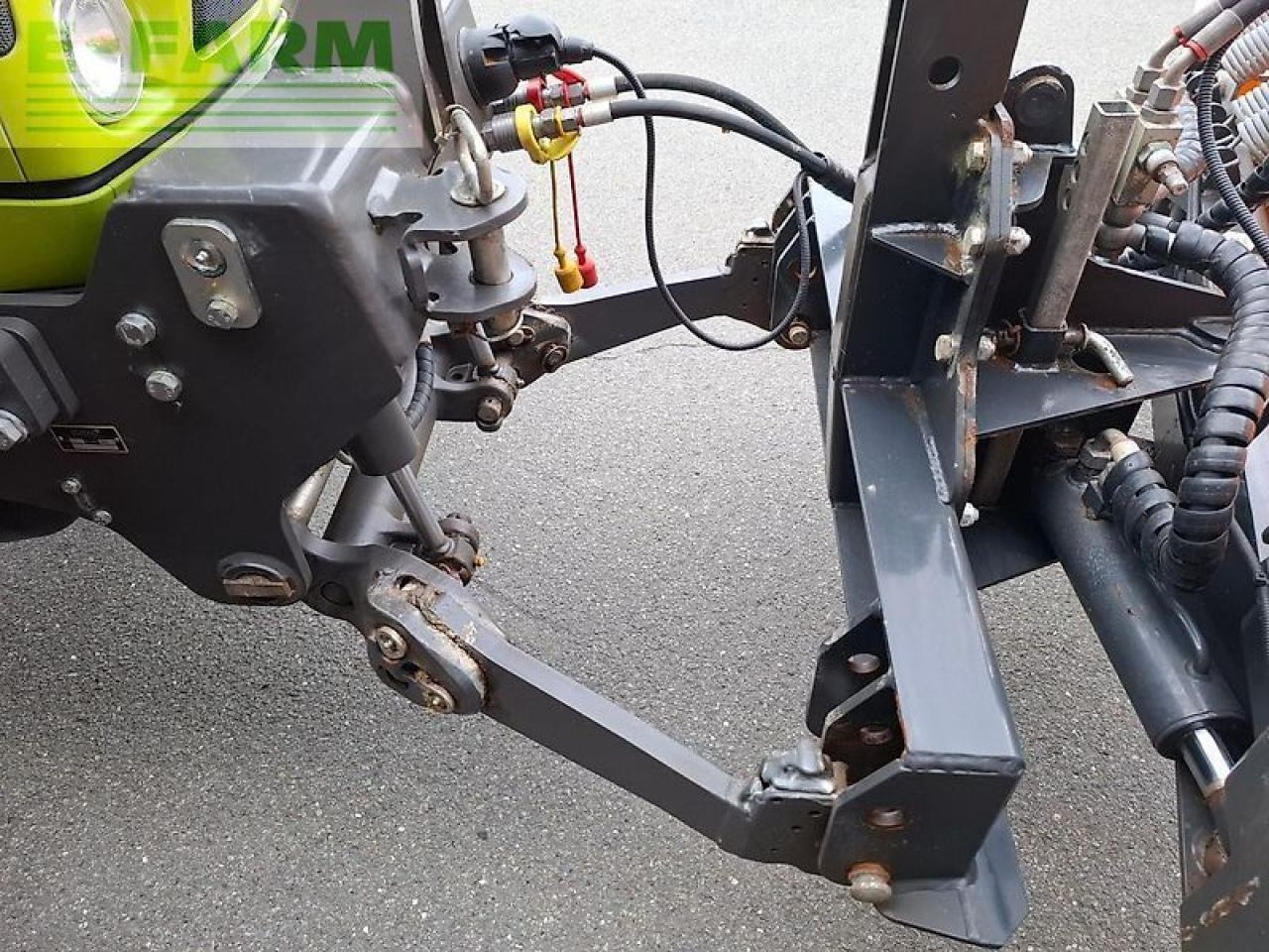 Tracteur agricole CLAAS atos 330 mit schneeschild/streuer