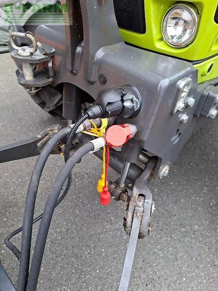 Tracteur agricole CLAAS atos 330 mit schneeschild/streuer