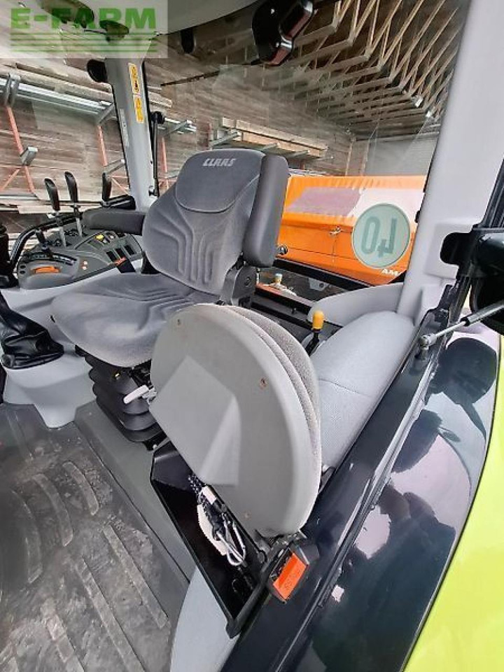 Tracteur agricole CLAAS atos 330 mit schneeschild/streuer