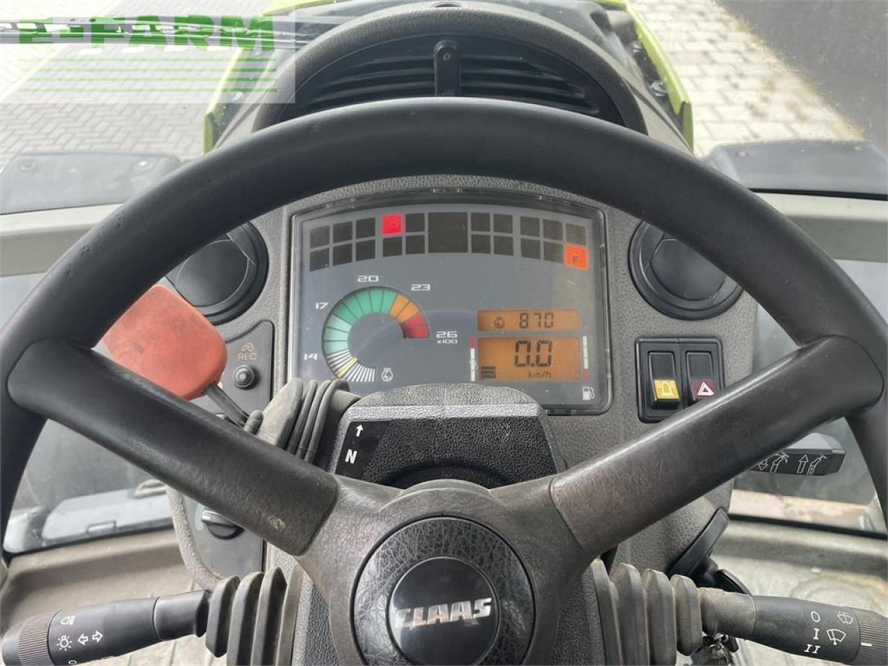 Tracteur agricole CLAAS atz 567