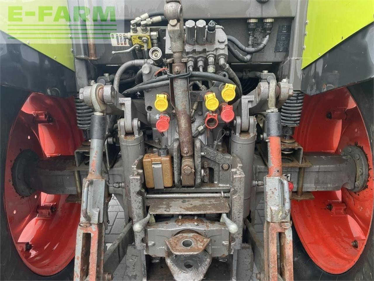 Tracteur agricole CLAAS atz 567