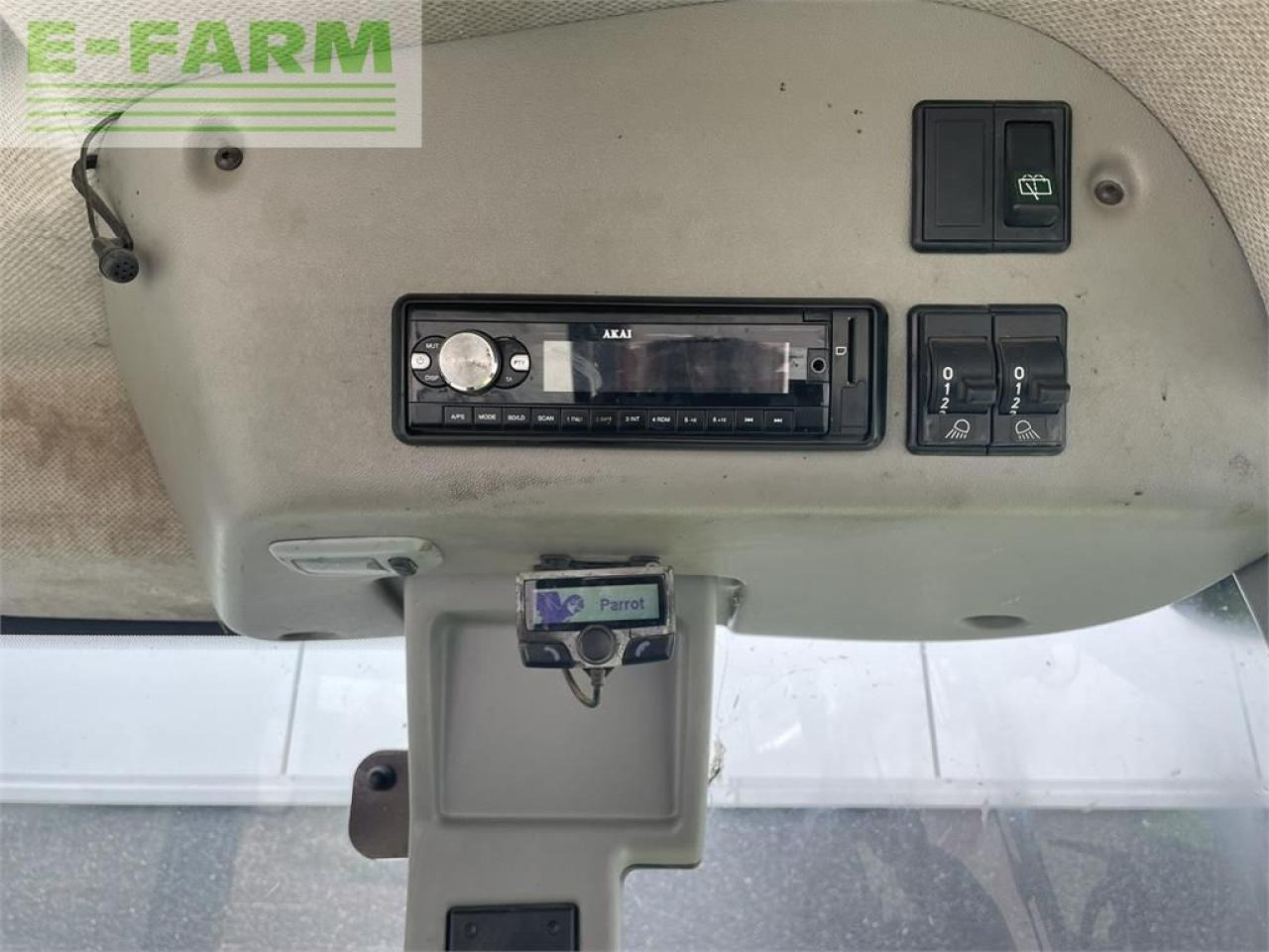 Tracteur agricole CLAAS atz 567