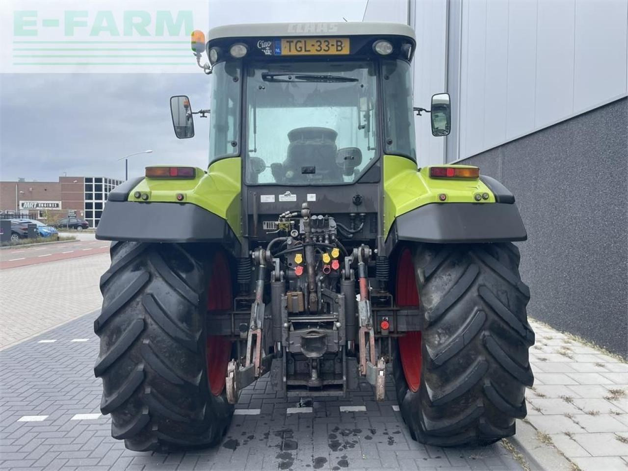 Tracteur agricole CLAAS atz 567