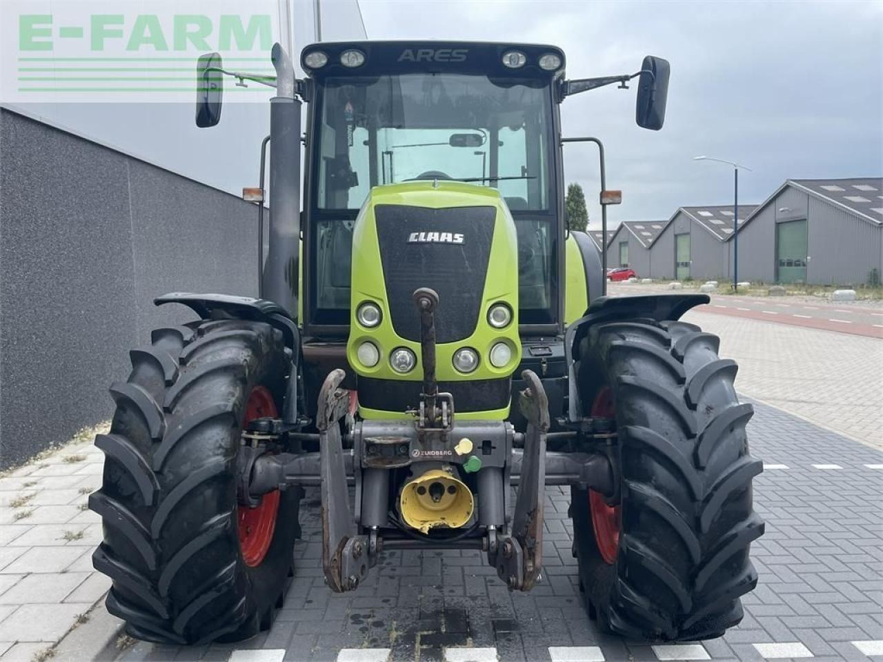 Tracteur agricole CLAAS atz 567