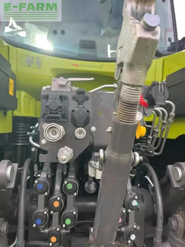 Tracteur agricole CLAAS axio 930