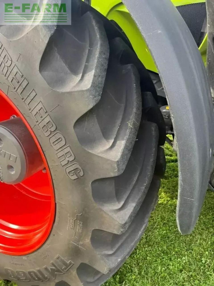 Tracteur agricole CLAAS axio 930