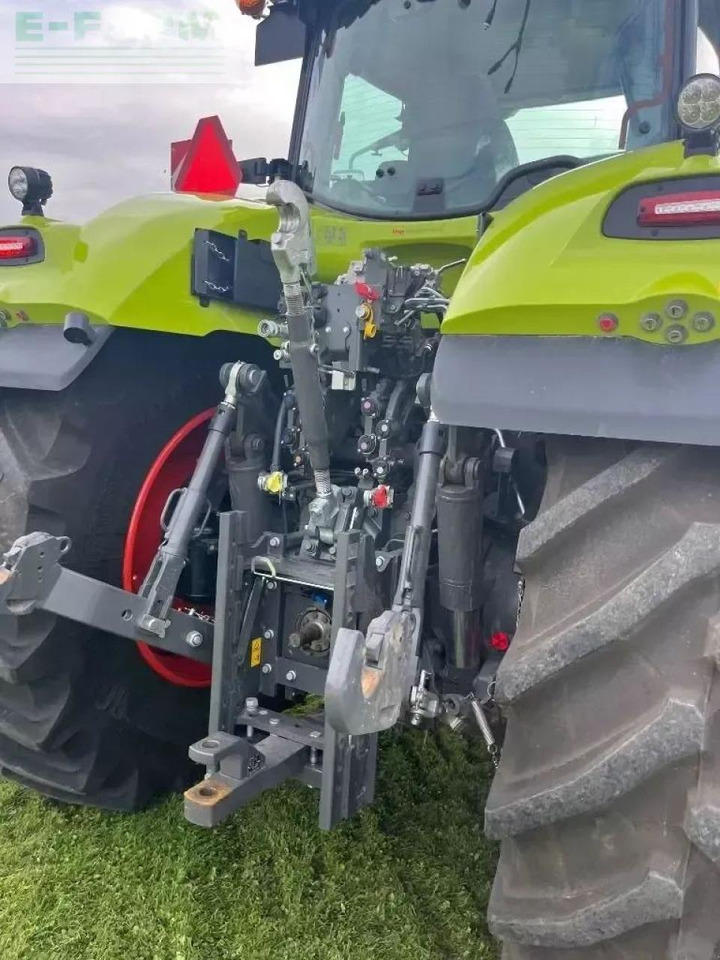 Tracteur agricole CLAAS axio 930