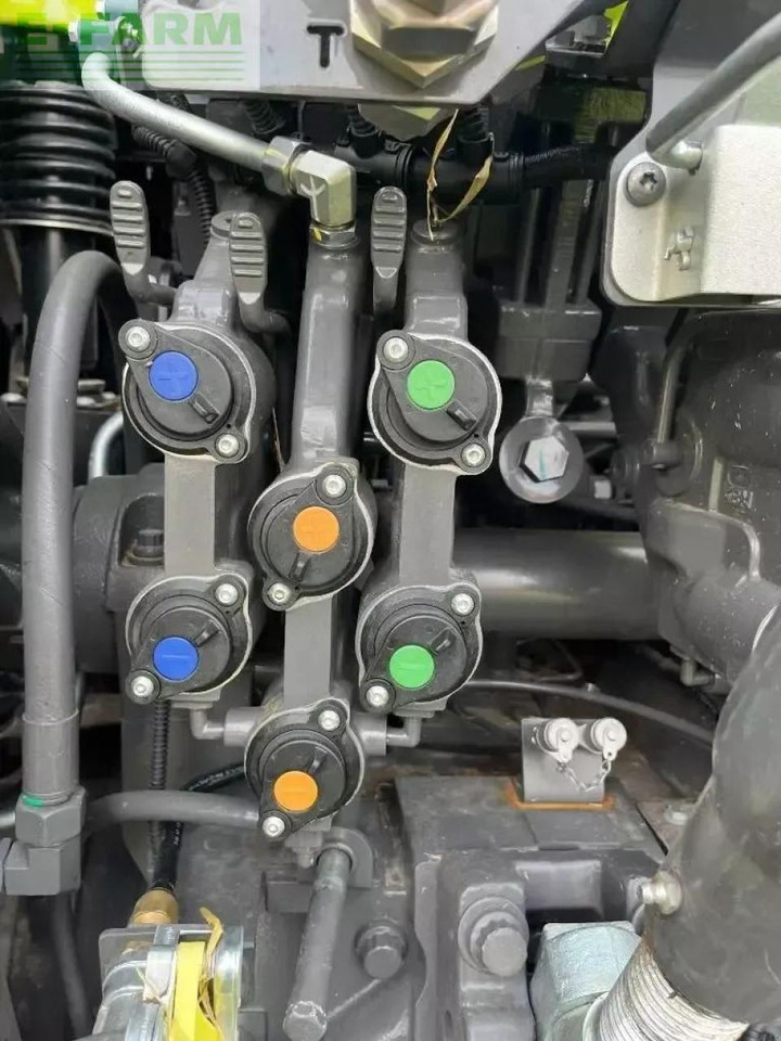 Tracteur agricole CLAAS axio 930