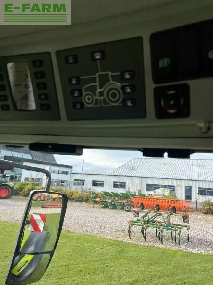 Tracteur agricole CLAAS axio 930