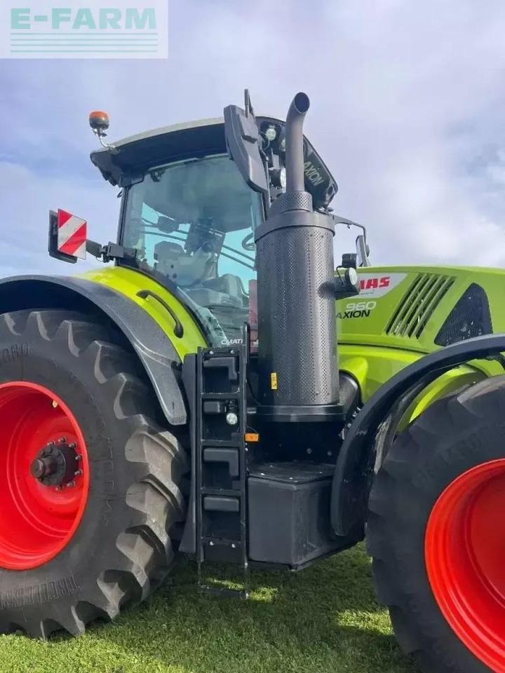Tracteur agricole CLAAS axio 960