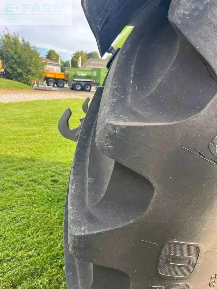 Tracteur agricole CLAAS axio 960