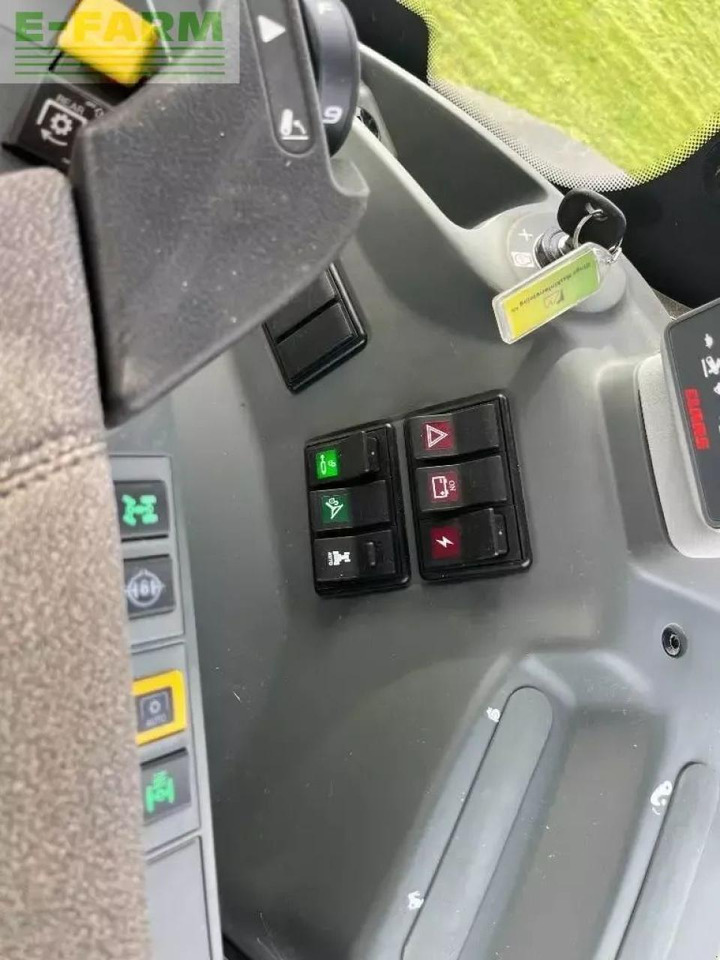 Tracteur agricole CLAAS axio 960