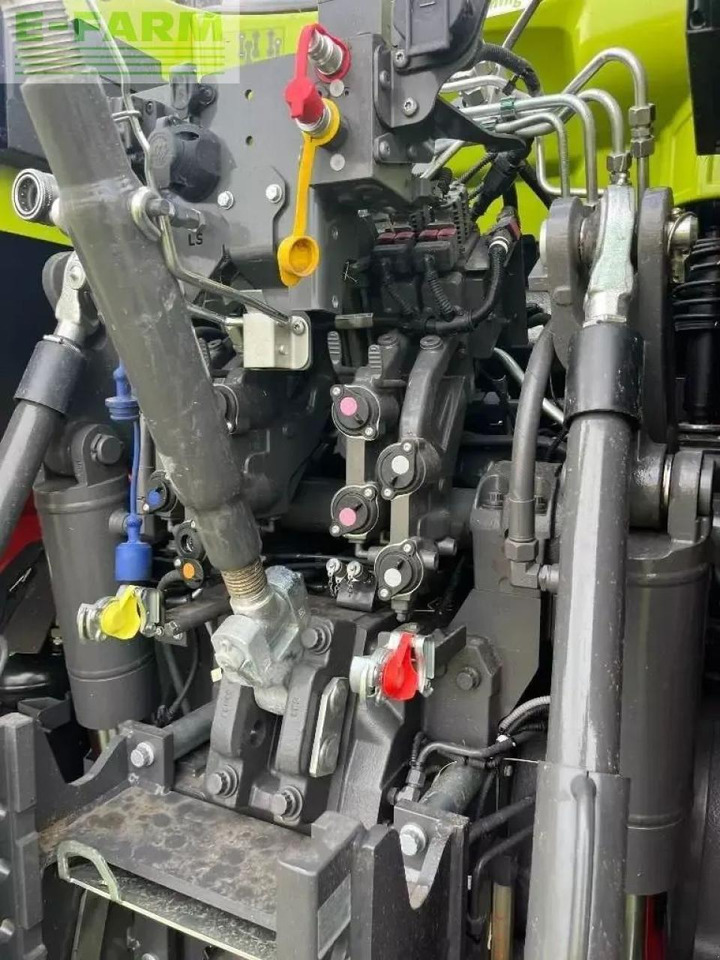 Tracteur agricole CLAAS axio 960