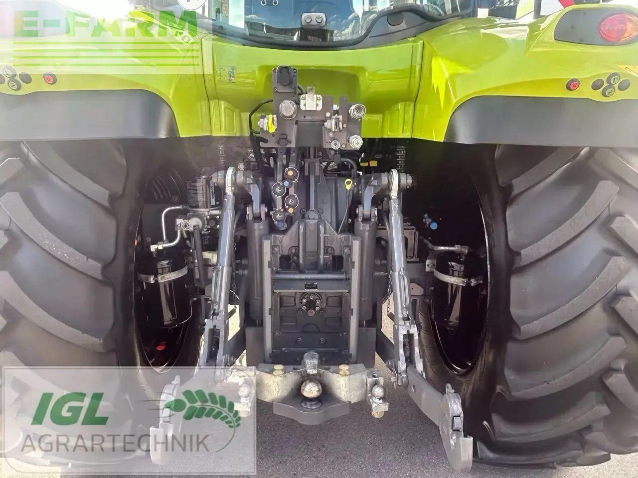 Tracteur agricole CLAAS axion 610