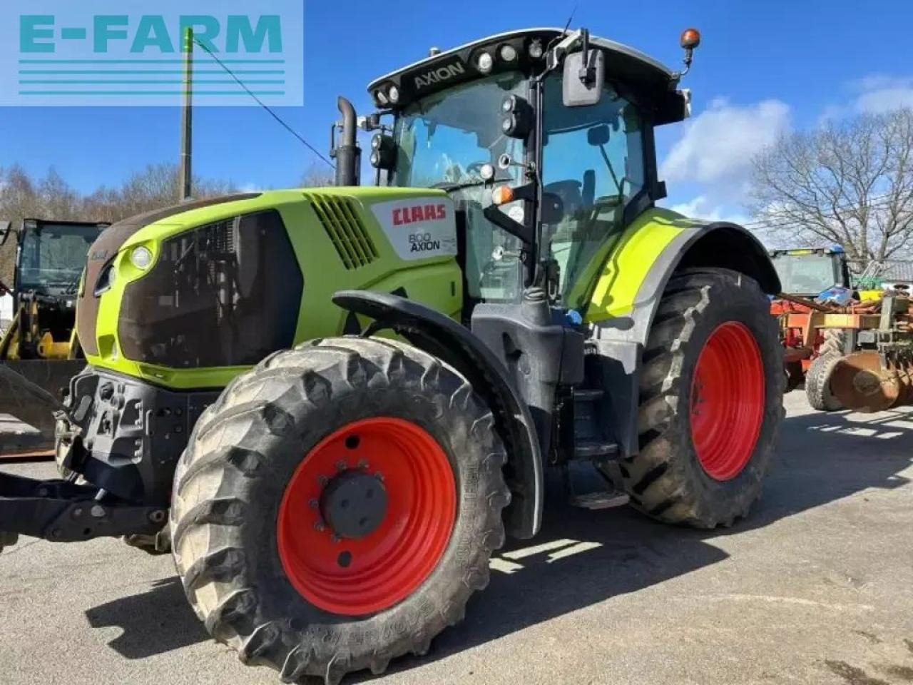 Tracteur agricole CLAAS axion 800