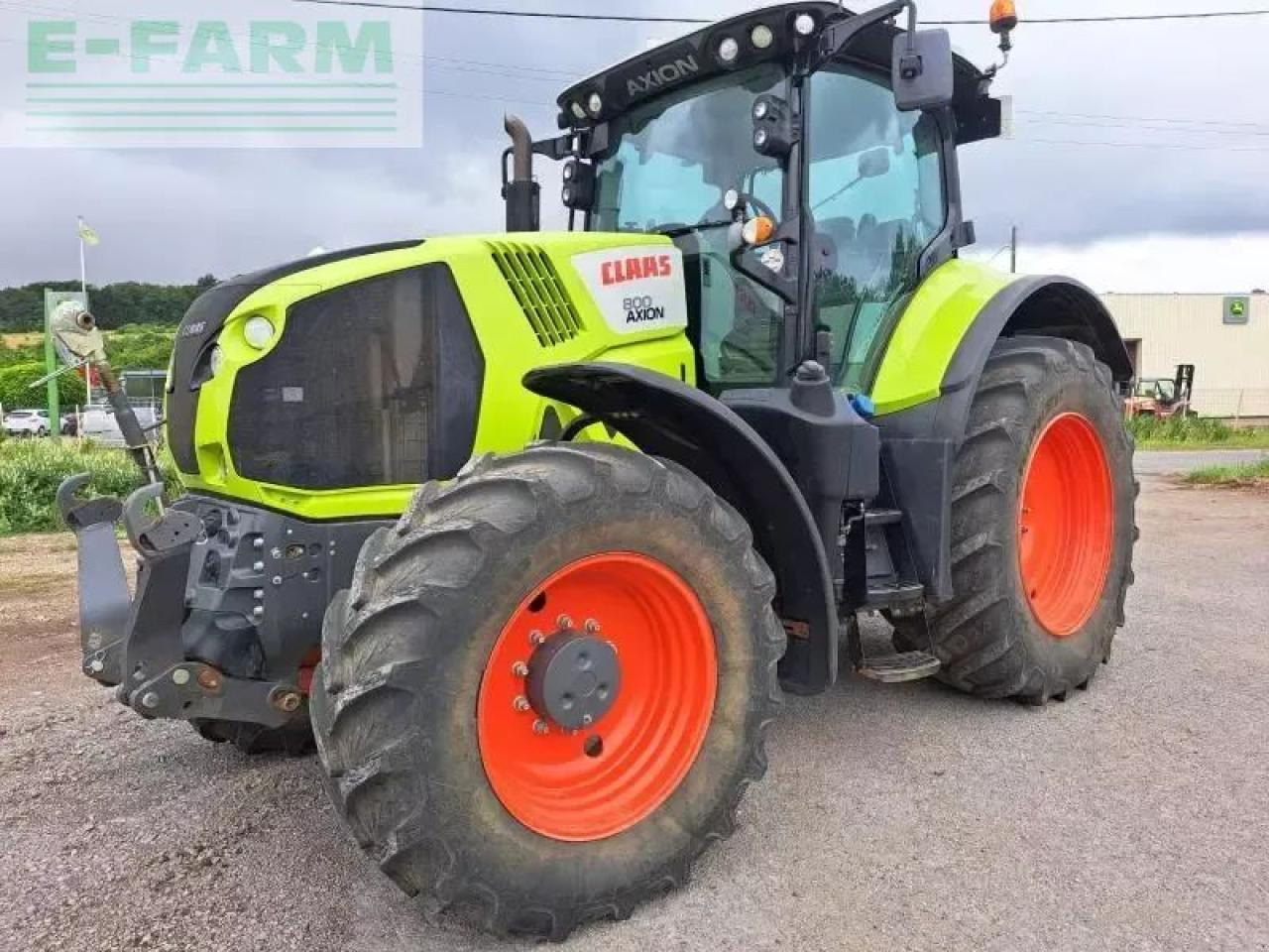 Tracteur agricole CLAAS axion 800