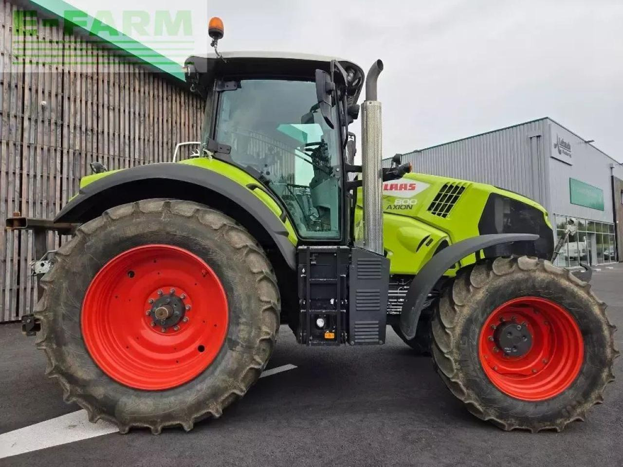Tracteur agricole CLAAS axion 800
