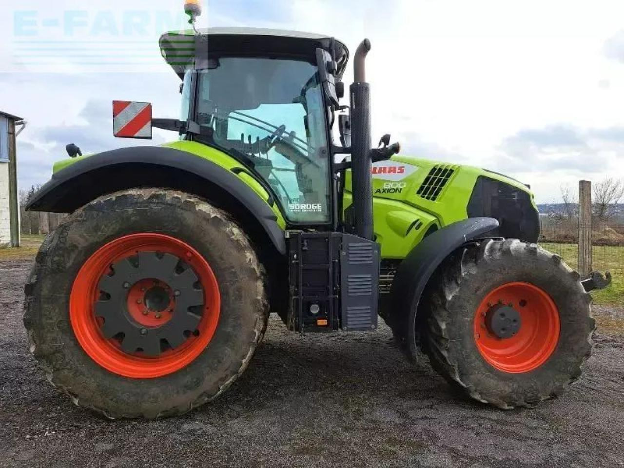 Tracteur agricole CLAAS axion 800