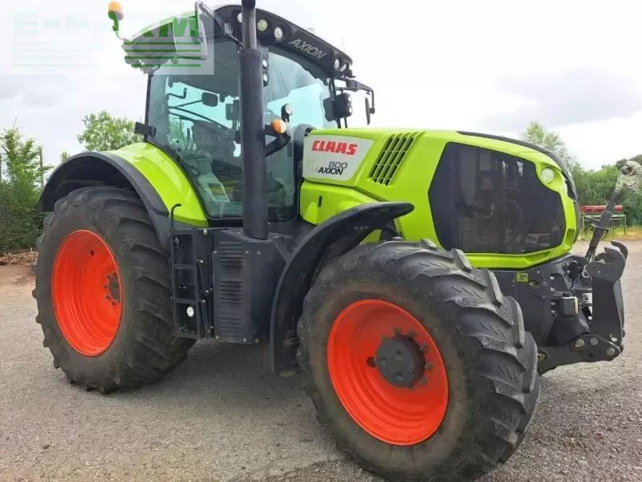 Tracteur agricole CLAAS axion 800