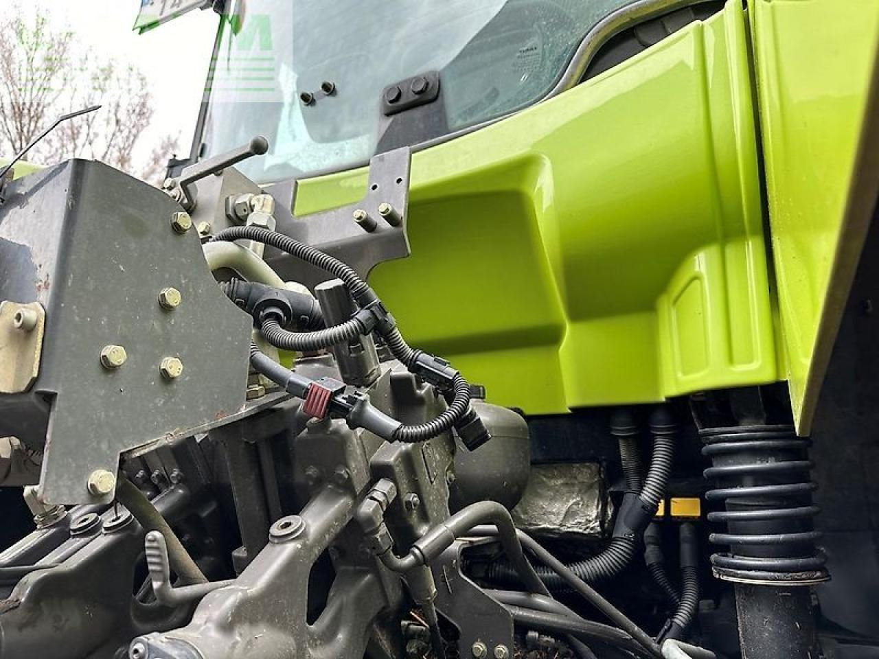 Tracteur agricole CLAAS axion 810