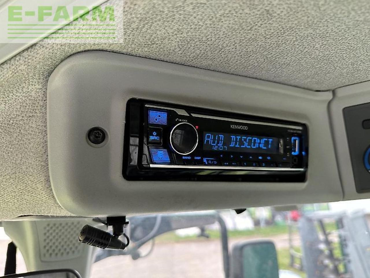 Tracteur agricole CLAAS axion 810