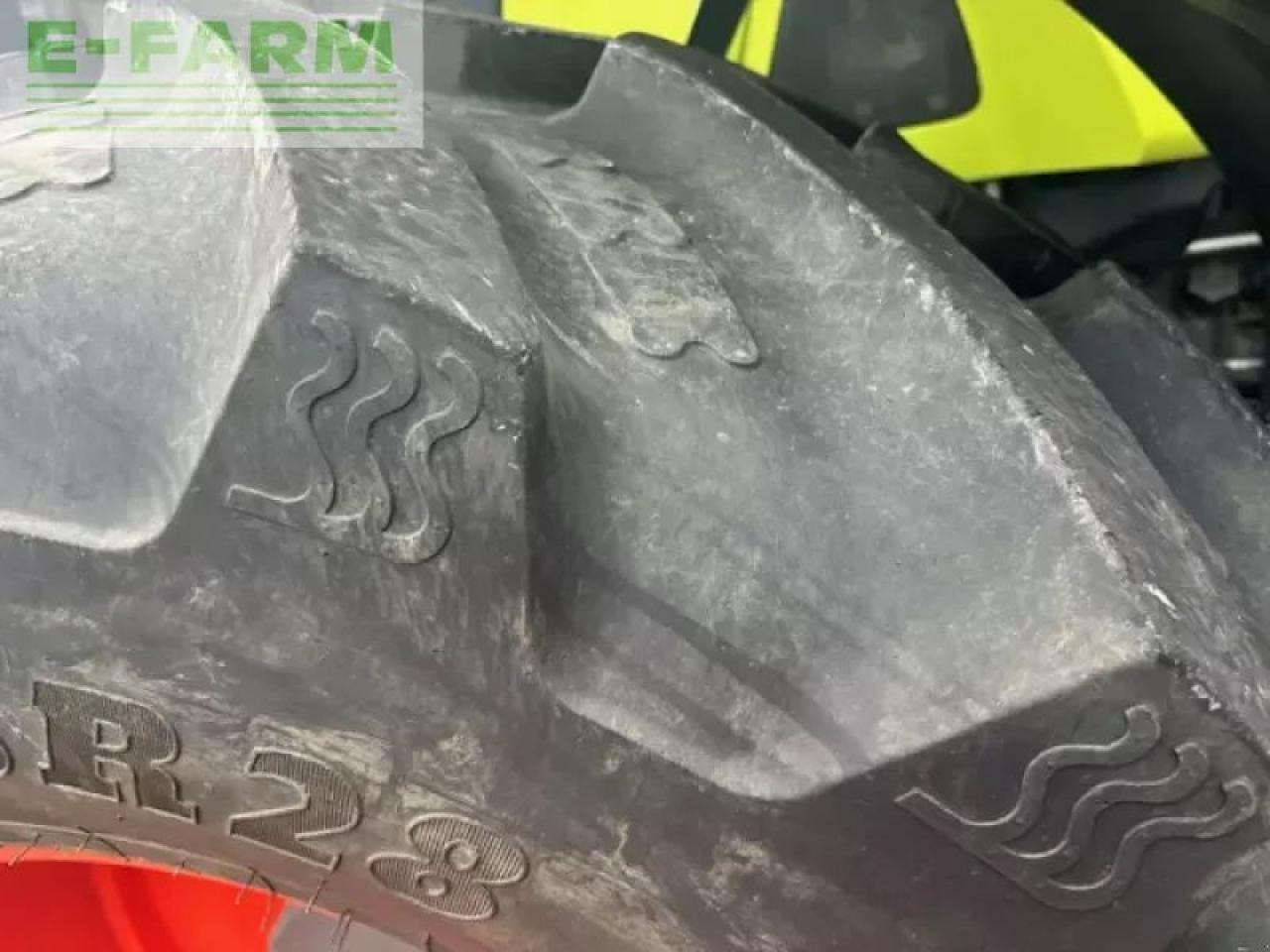 Tracteur agricole CLAAS axion 810