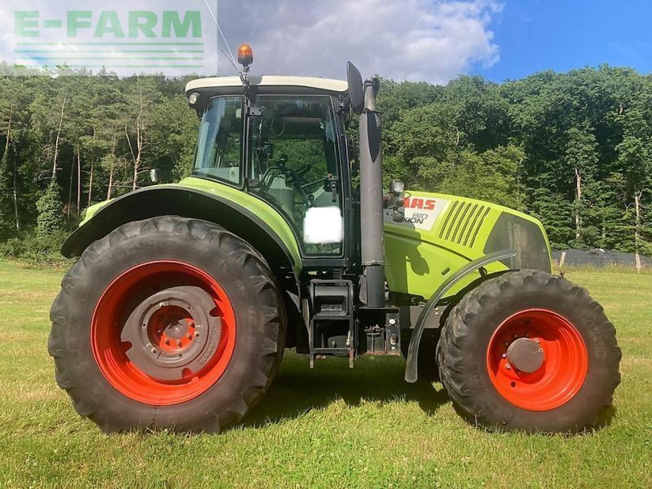 Tracteur agricole CLAAS axion 810