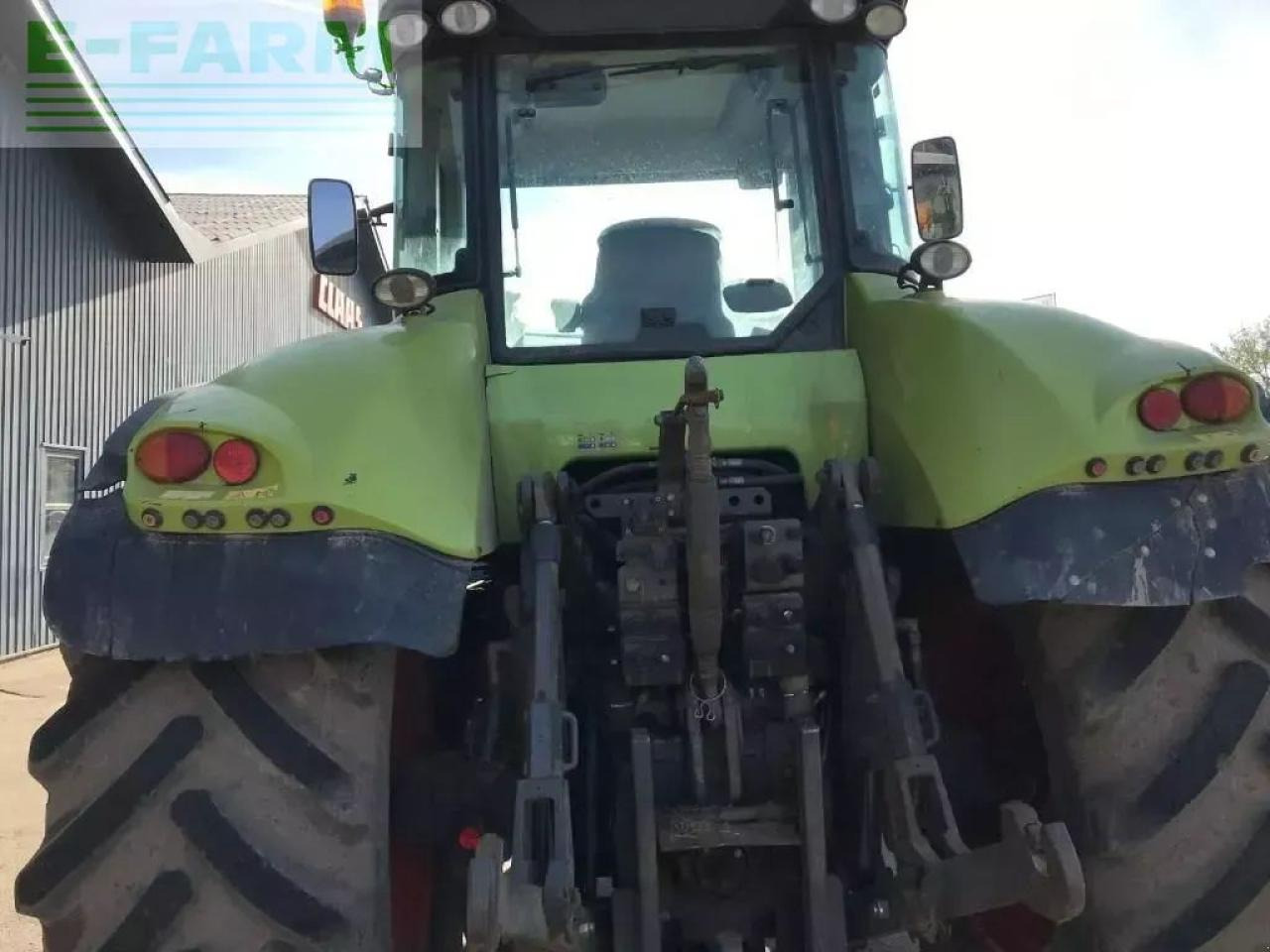 Tracteur agricole CLAAS axion 810