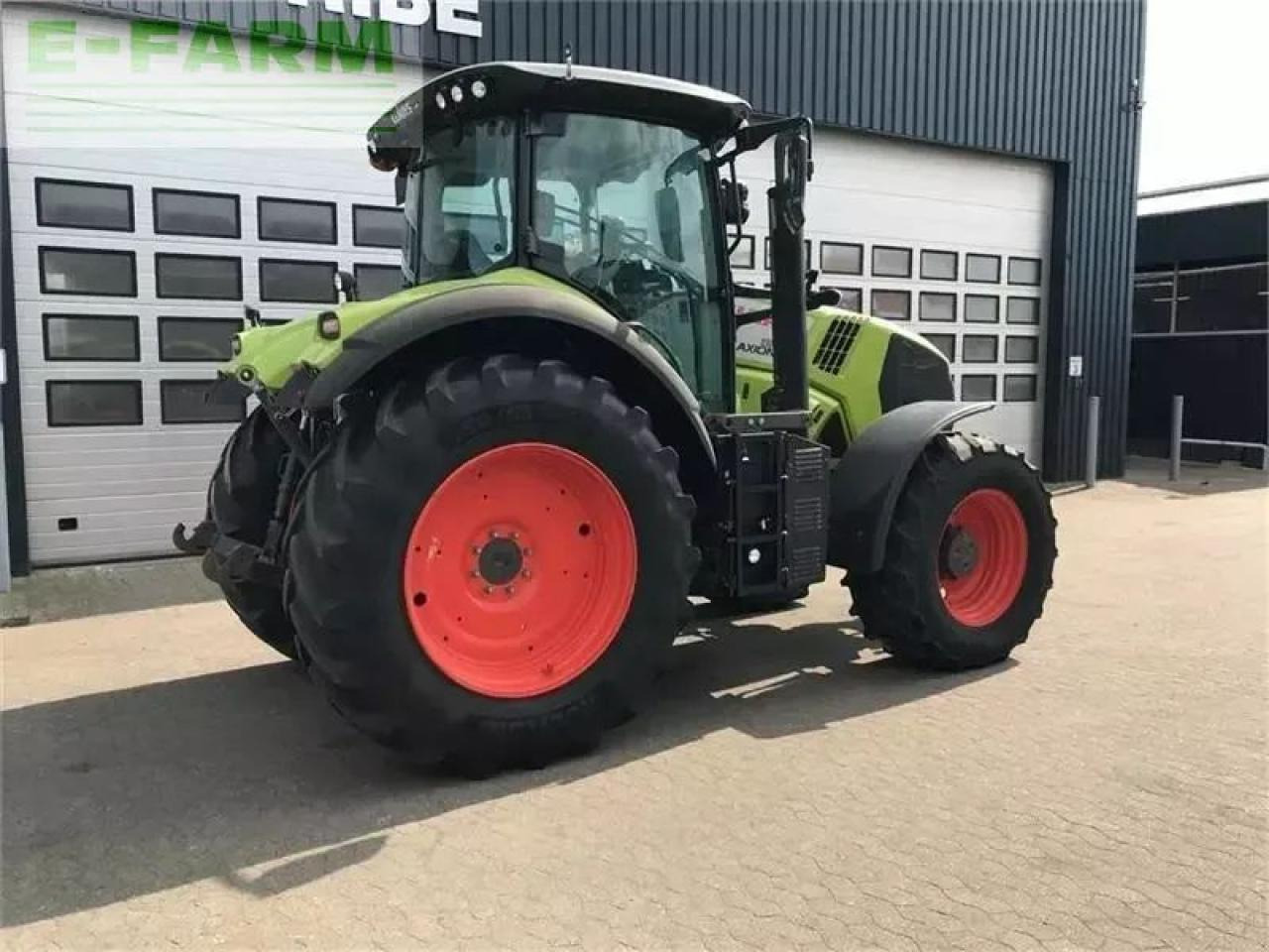 Tracteur agricole CLAAS axion 810