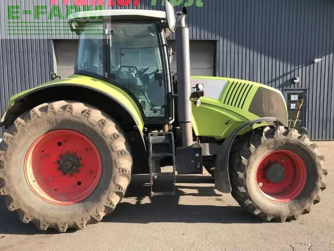 Tracteur agricole CLAAS axion 810