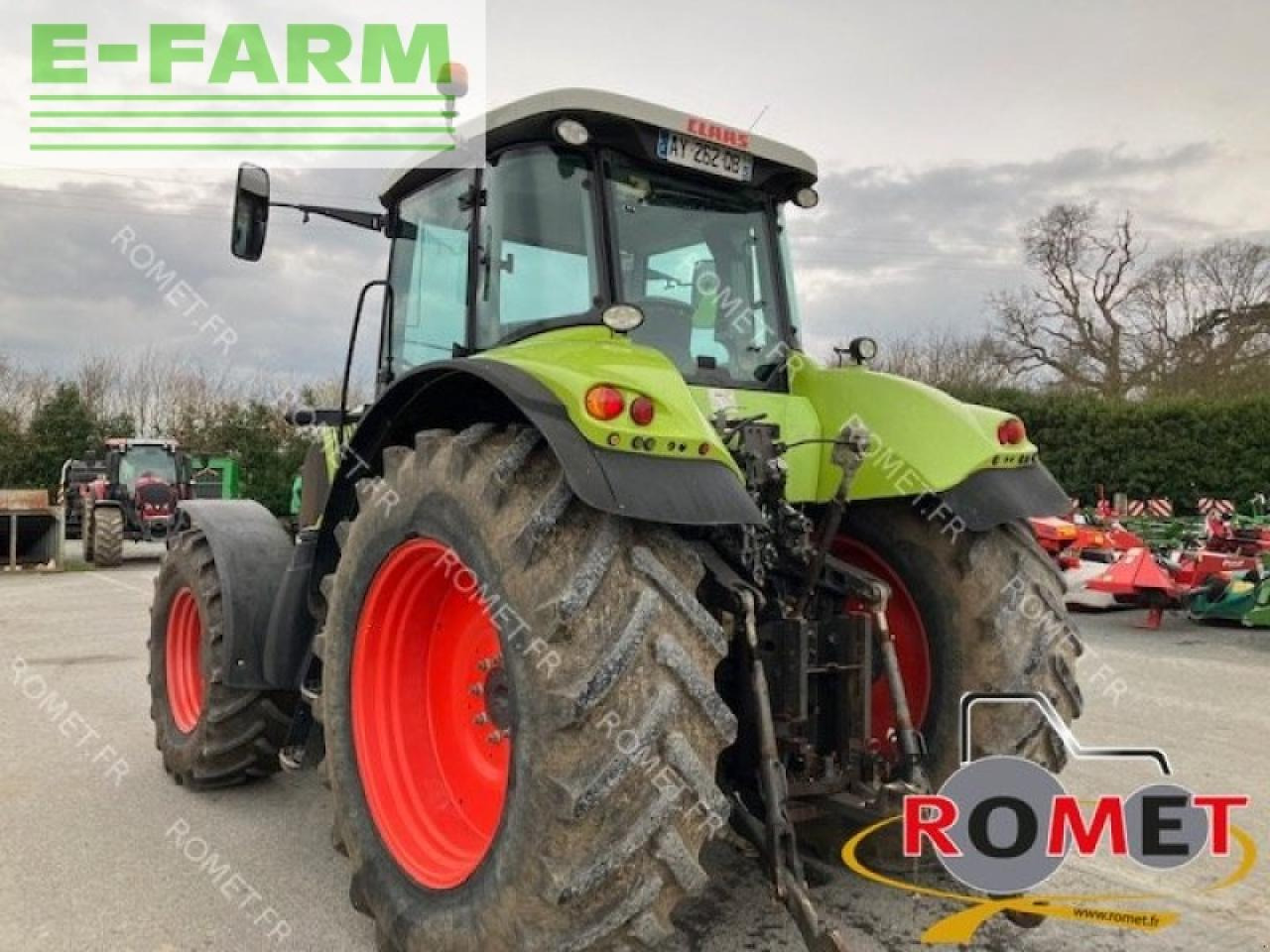 Tracteur agricole CLAAS axion 810