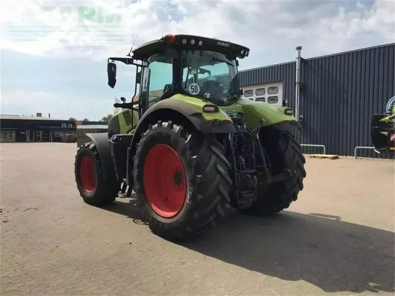 Tracteur agricole CLAAS axion 810