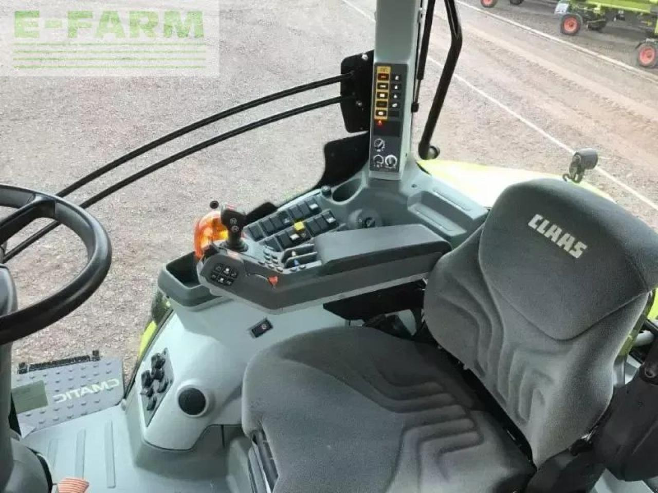 Tracteur agricole CLAAS axion 810
