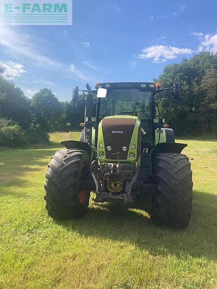 Tracteur agricole CLAAS axion 810