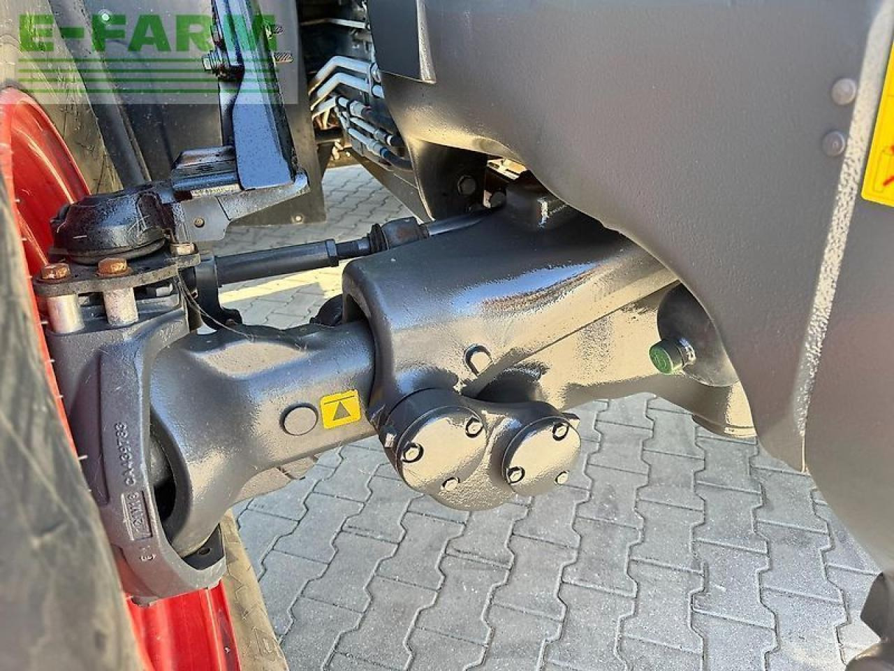 Tracteur agricole CLAAS axion 810